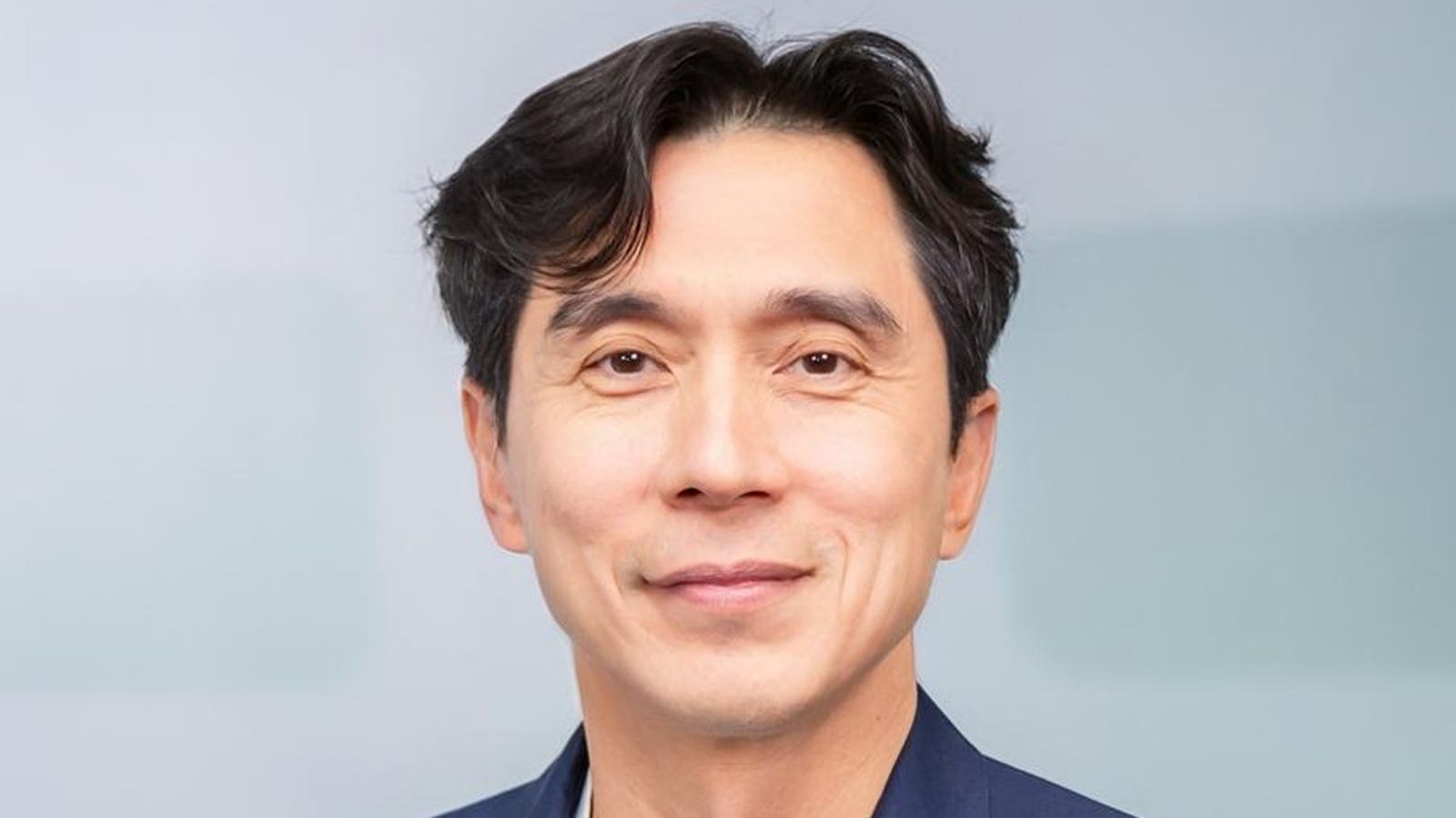 The uptick in Com7 shares gave cofounder Sura Khanittaweekul a nearly 40% boost to his wealth to $655 million.