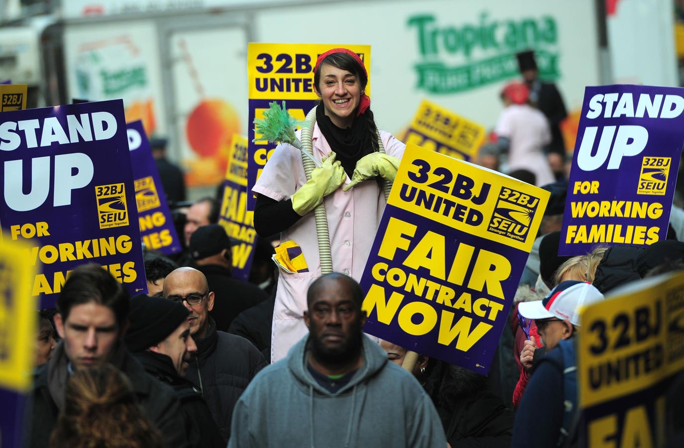 Broadway cleaners represented by  32BJ SEIU have tentatively secured increased wages, improvement to defined benefit pension, employer-paid family hea