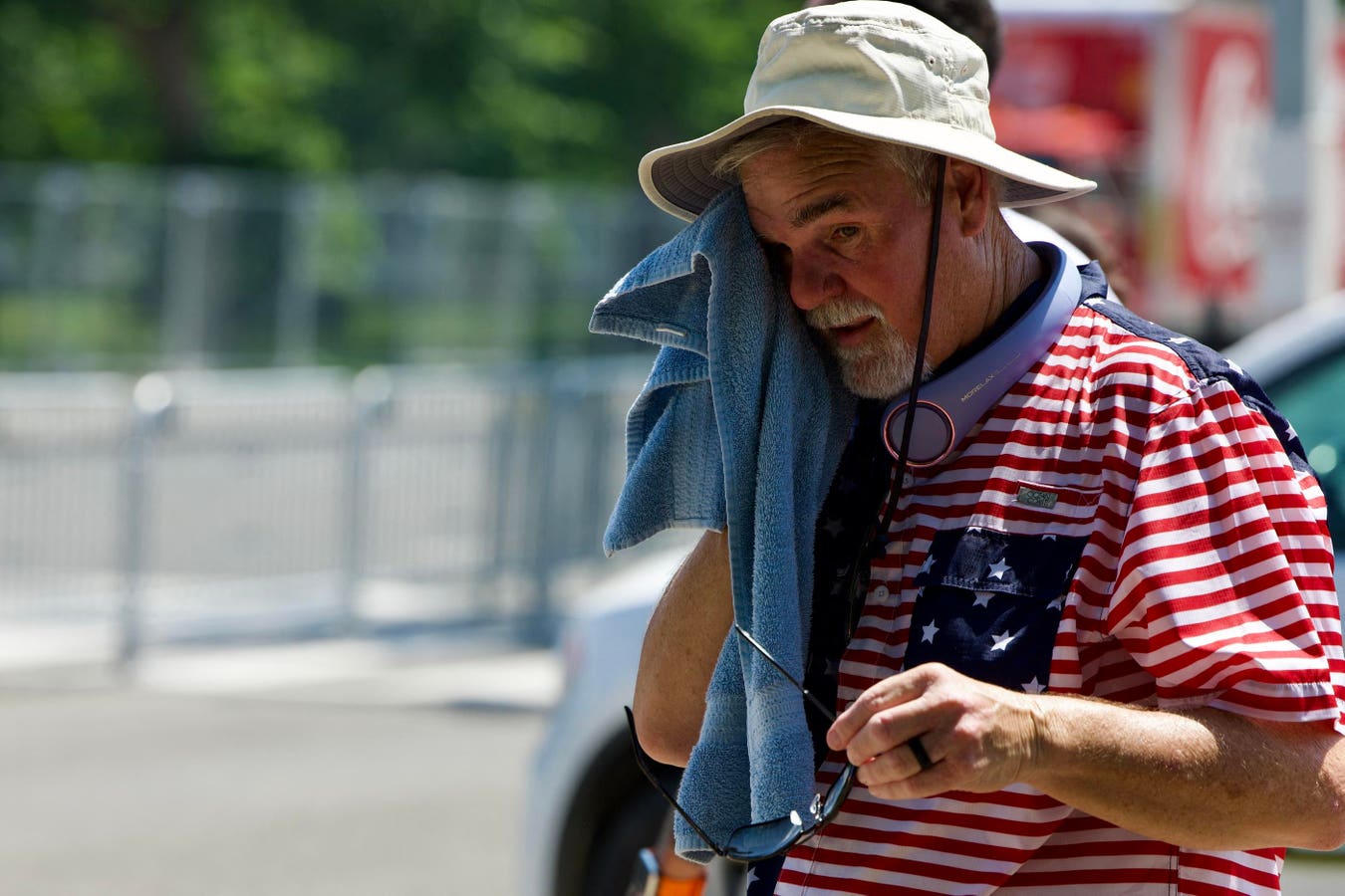 The National Weather Service has forecast major and extreme heat risks for parts of the central U.S. through Monday.