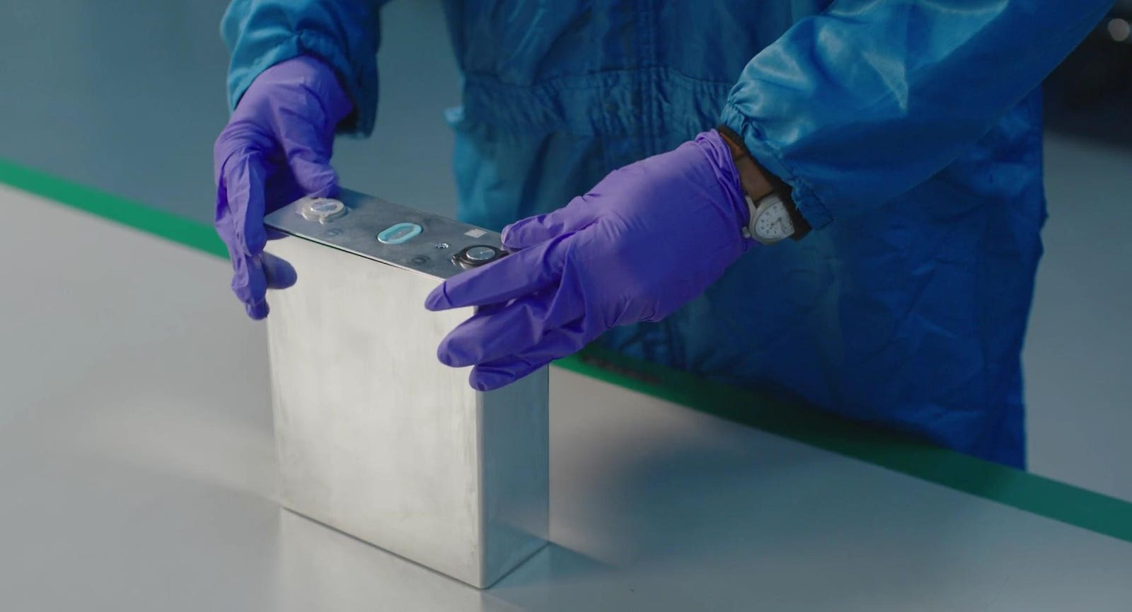The carmaker scaled back electric vehicle plans, but is going all in on advanced batteries, including a new sodium-ion chemistry designed for large-sc