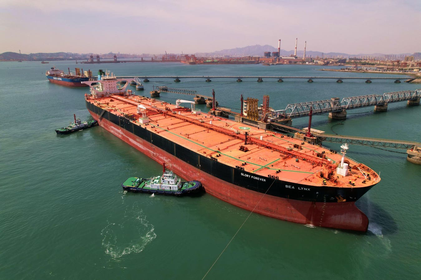 Oil prices rose on Tuesday following the U.S. government’s decision to cancel Iran’s license to sell crude and target it with air strikes.