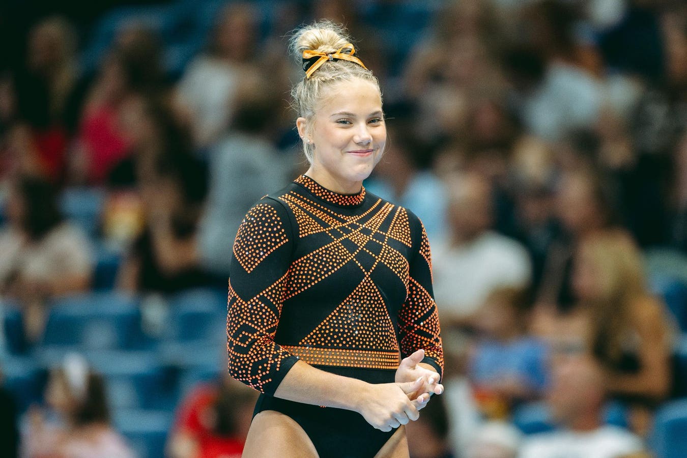 Reese Esponda posted a career-best score to win the U.S. Classic on Saturday over Olympic champion Jade Carey. Former UCLA and elite star Katelyn Ohas
