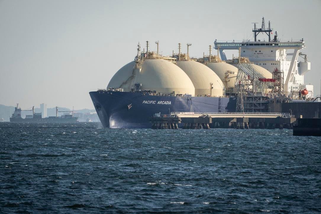 U.S. LNG exports supplied 93% of global growth in 2025, pushing America ahead of Qatar and Australia as Gulf Coast capacity reshaped world gas trade.