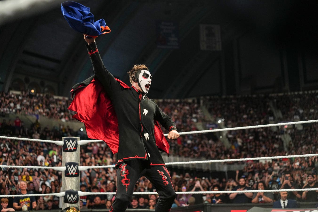 NBA star Karl-Anthony Towns showed up at WWE Saturday Night's Main Event 2026 to give Danhausen a huge assist.